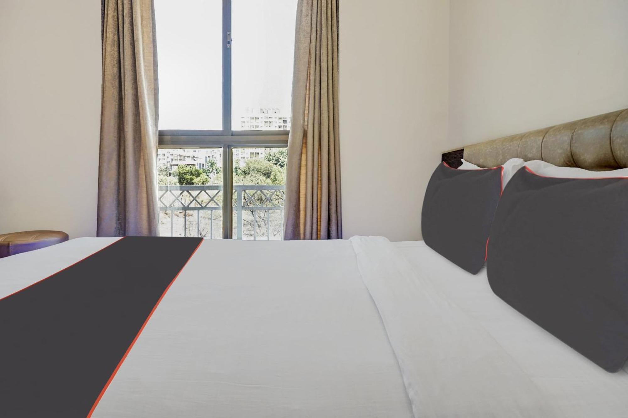 Hotel Super Townhouse Poona Royal Pimpri-Chinchwad Exteriér fotografie