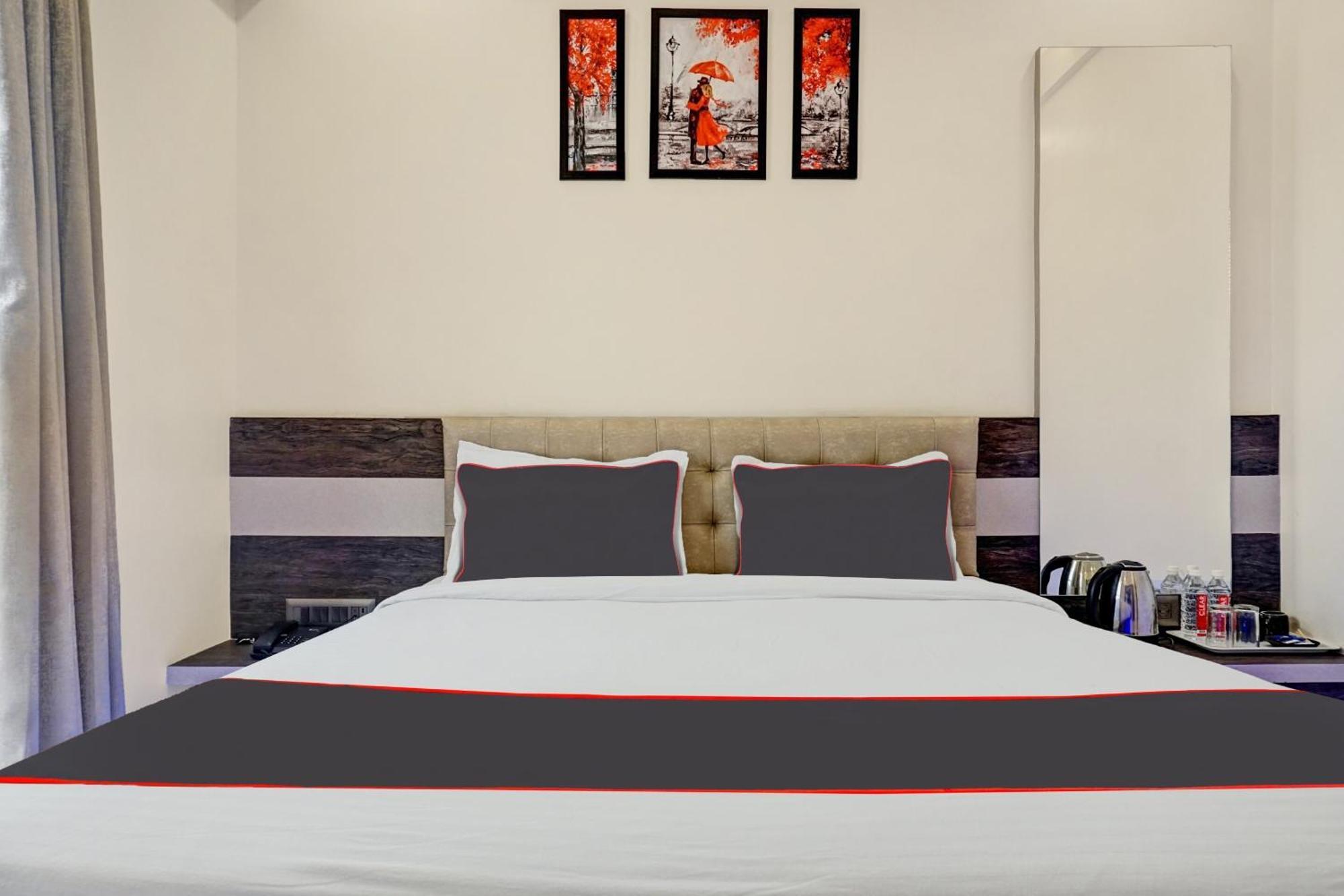 Hotel Super Townhouse Poona Royal Pimpri-Chinchwad Exteriér fotografie