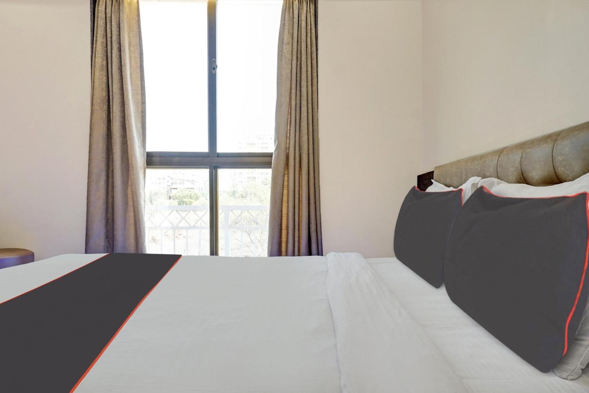 Hotel Super Townhouse Poona Royal Pimpri-Chinchwad Exteriér fotografie